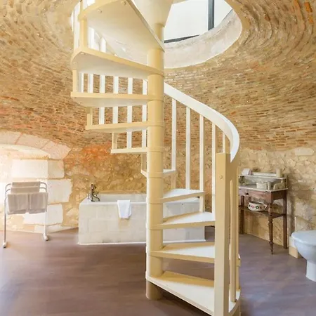 Chateau Sleeps 48 Pool Wifi