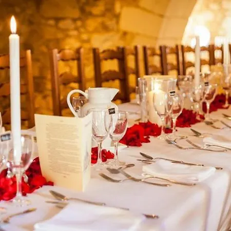 Chateau Sleeps 48 Pool Wifi Летний дом