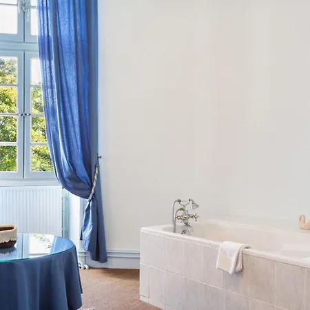 Chateau Sleeps 48 Pool Wifi *
