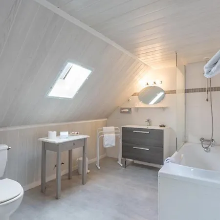 Летний дом Chateau Sleeps 48 Pool Wifi