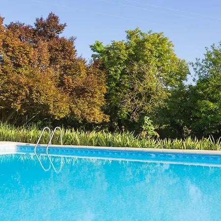 Chateau Sleeps 48 Pool Wifi *