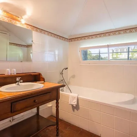 Chateau Sleeps 48 Pool Wifi Летний дом Брантом